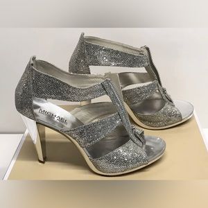 Michael Kors Berkley T Strap Silver Glitter 3.5" Heel Sandals Size 7 1/2 M
